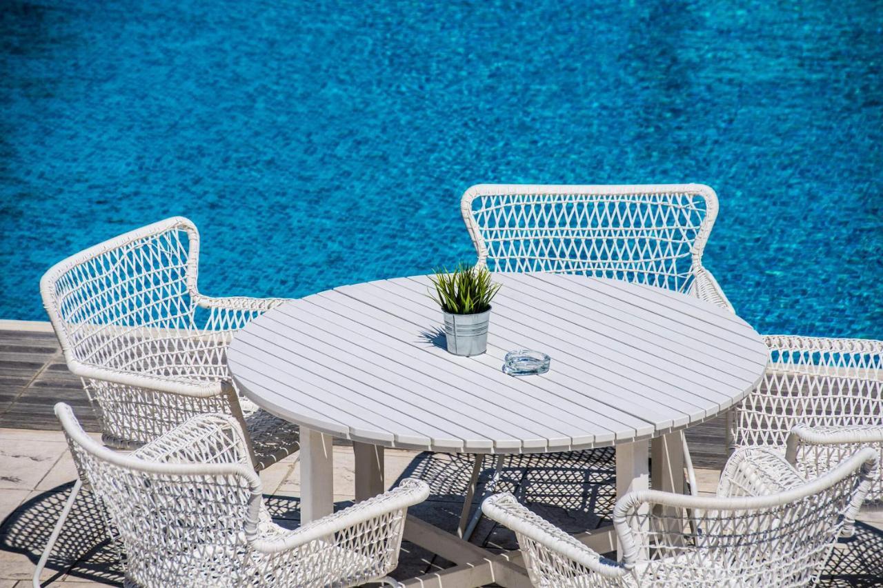 Philoxenia Suites Vrasná Екстериор снимка